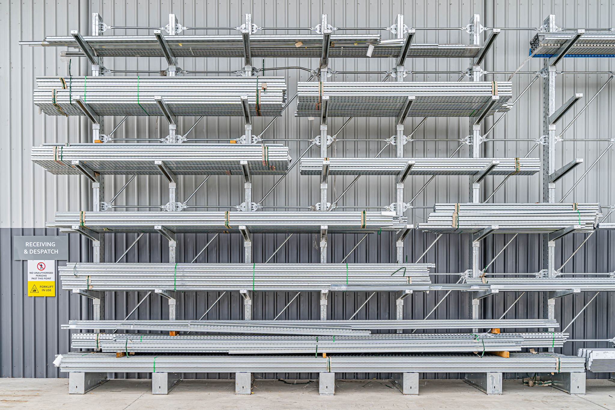 Storeplan Cantilever Racking (2)